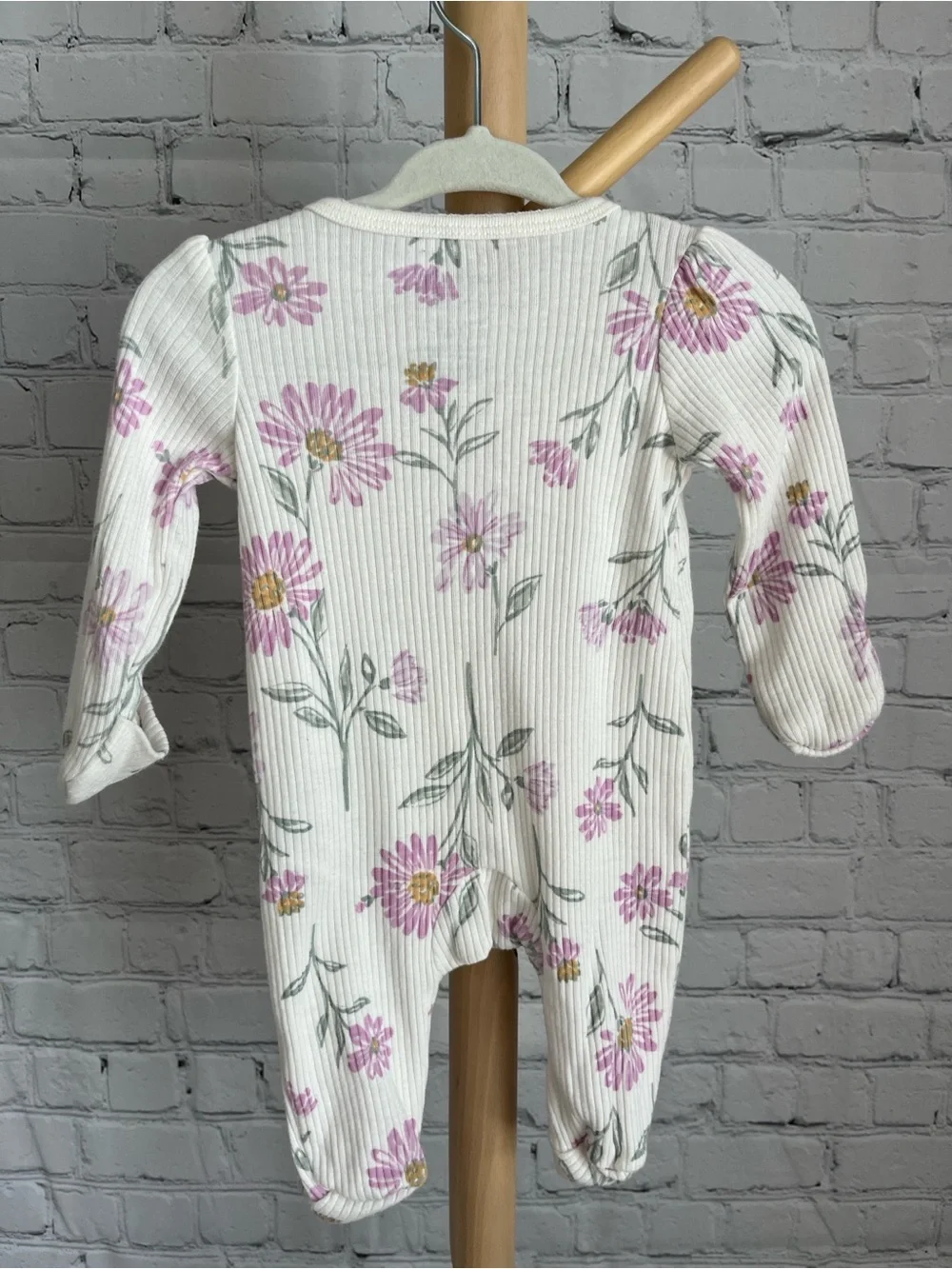⭐️⭐️PICK 5 / $20 Carter's White Floral Ribbed Footed One-Piece Sleeper
